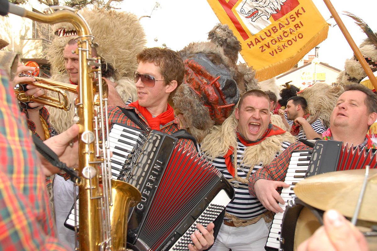 Halubajski zvončari na Festivalu kratkog metra u Novigradu