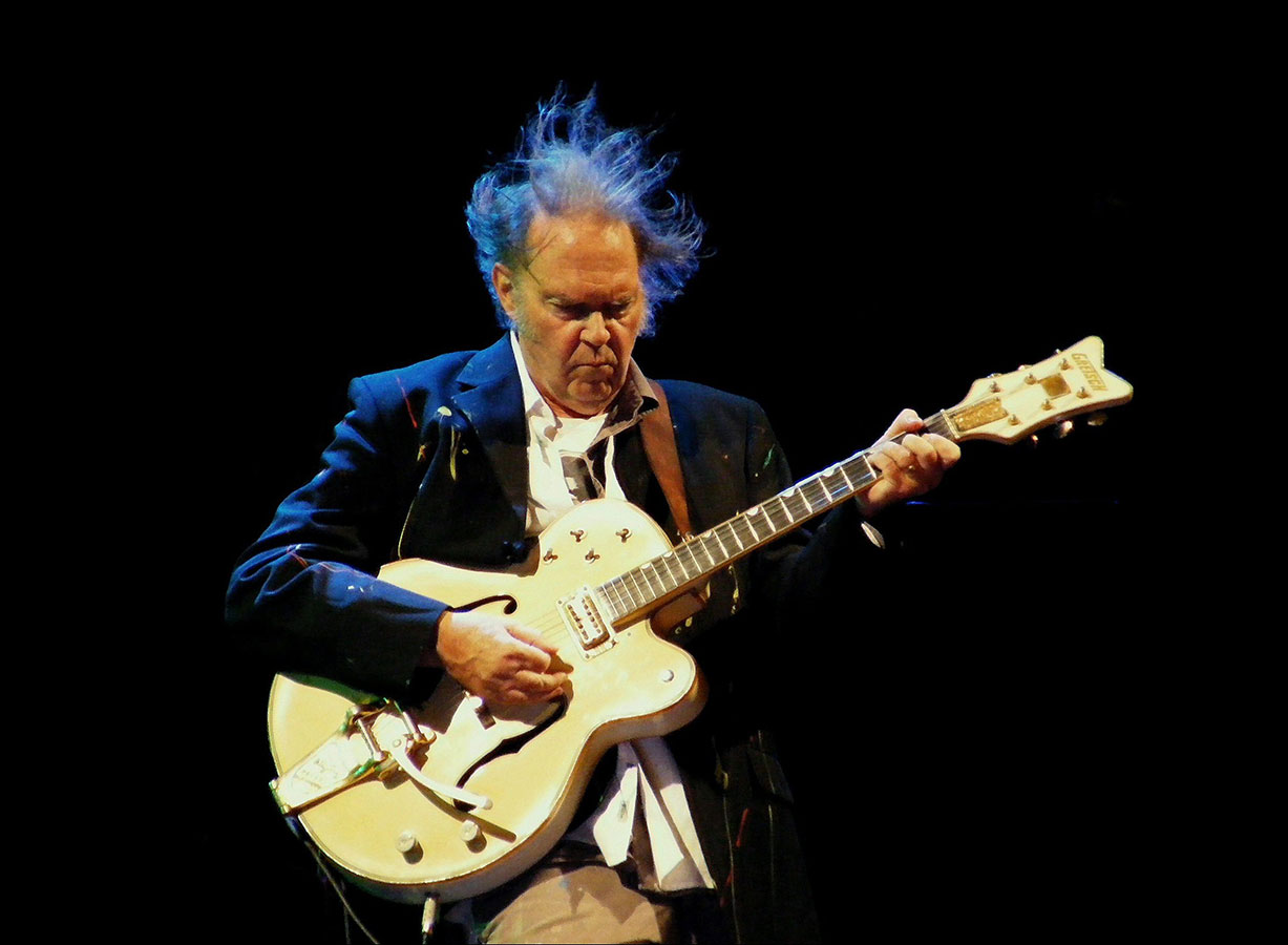 Neil Young započinje europsku turneju besplatnim koncertom u Ukrajini