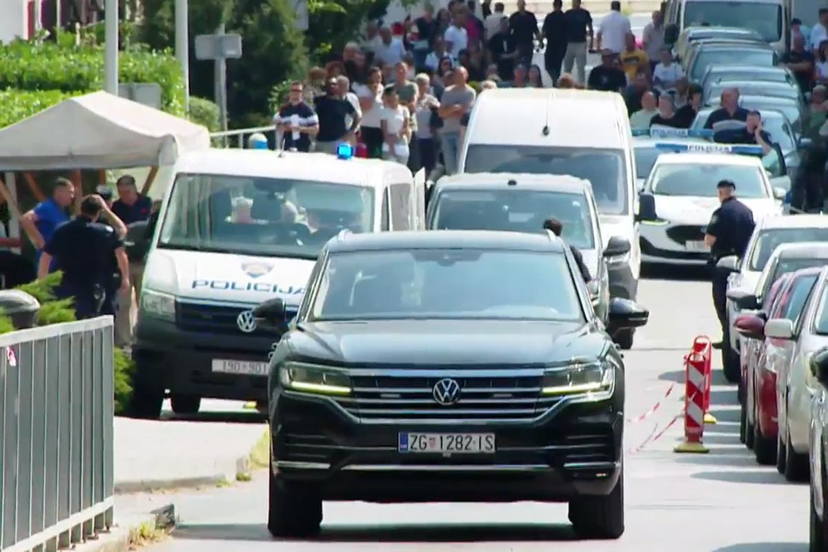 Priveden muškarac koji je naoružan upao u bolnicu Rebro