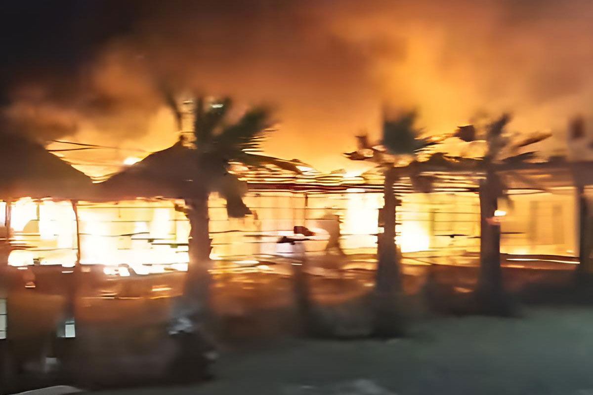 Požar u Peroju: Bura rasplamsala vatru, beach bar izgorio do temelja